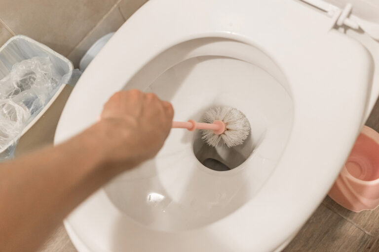L’astuce pour déboucher ses toilettes en un clin d’œil