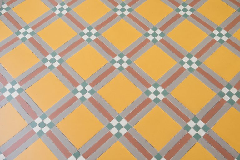 Nettoyer des sols en linoléum : Astuces de grand-mère