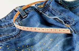 Fixer la couleur d’un jean – Astuces de grand-mère fixer la couleur d’un jean