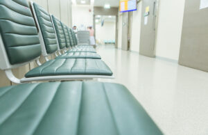 Quel est l’intérêt d’avoir des magazines pour patienter dans les salles d’attente médicale (médecin, kiné, ostéo) ?