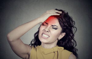 Mal de tête : 10 astuces de grand-mère pour soulager la douleur Mal de tête remèdes de grand-mère