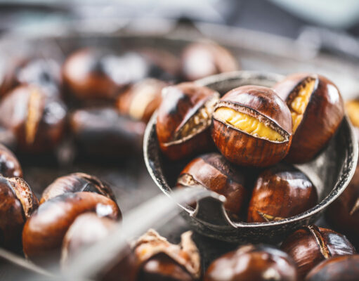 Châtaignes grillées au four : tous les secrets pour sublimer vos soirées d’automne châtaignes grillées au four