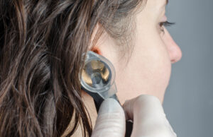 Oreille bouchée : astuces de grand-mère, solutions naturelles et conseils pour un soulagement rapide Oreille bouchée