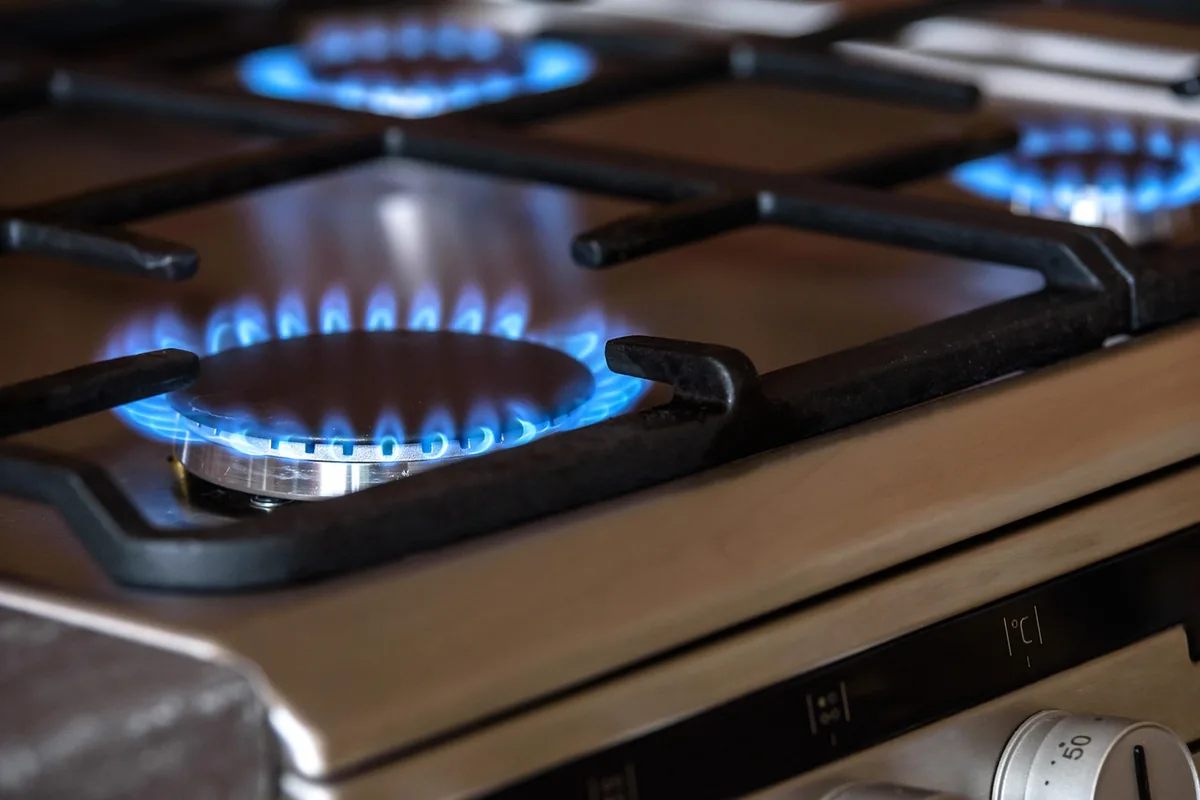 Four de cuisine prêt à être nettoyé naturellement