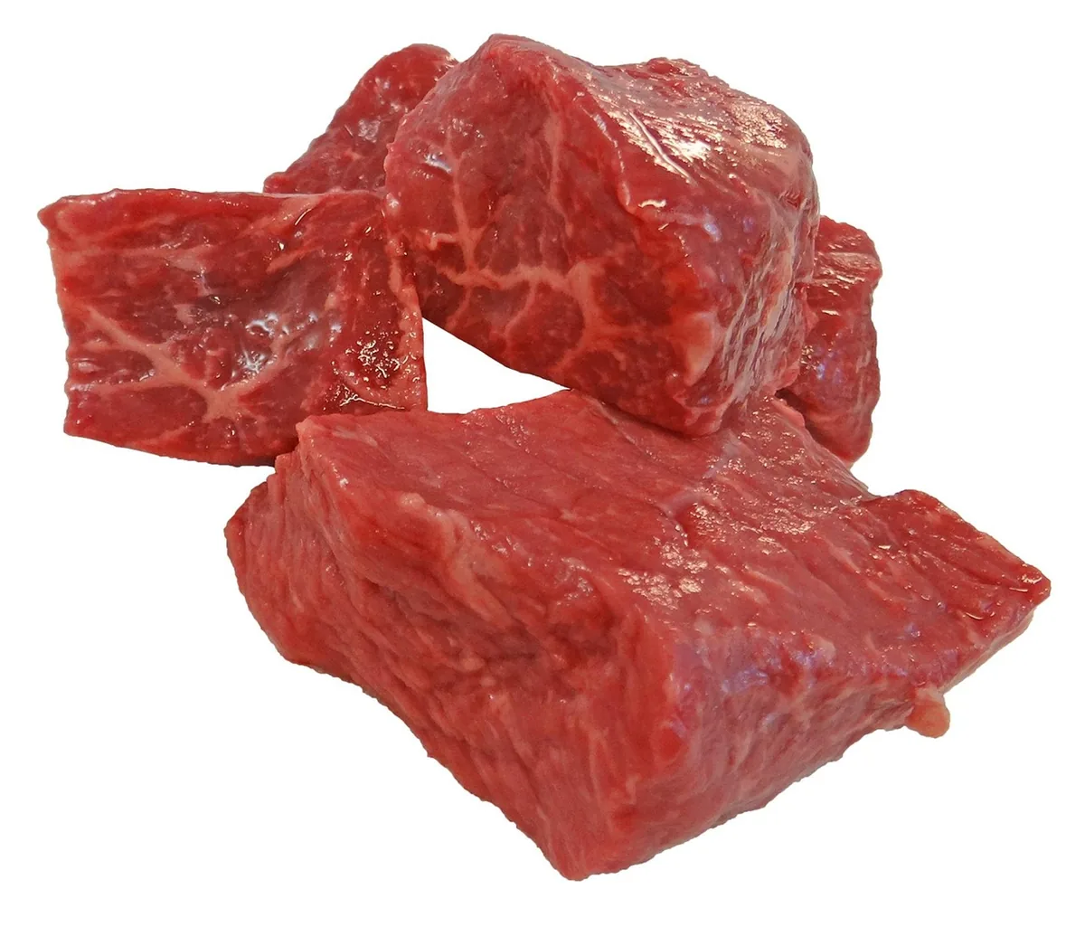 Morceaux de bœuf mijotés dans une sauce avec des légumes