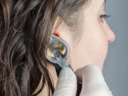 Oreille bouchée : astuces de grand-mère, solutions naturelles et conseils pour un soulagement rapide Oreille bouchée